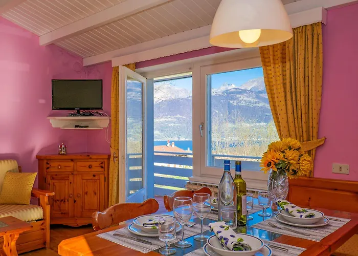 Appartement Sole 1 Terrassen Mit Pool Og Colico