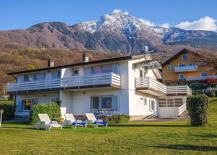 Appartement Sole 1 Terrassen Mit Pool Og Colico